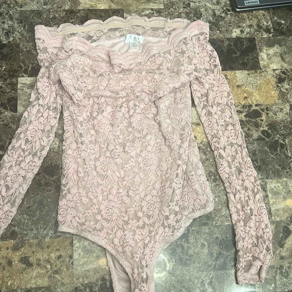 Lace off the shoulder pink bodysuit size S